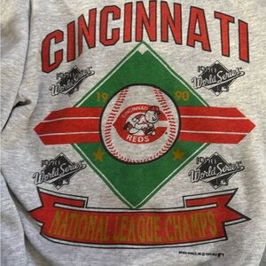 Cincinnati Reds Graphic Sweatshirt